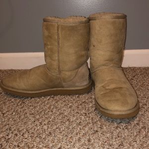 Tan Ugg boots